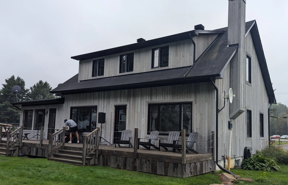 Cèdre BLANC noueux Classique fini brut photo 2025