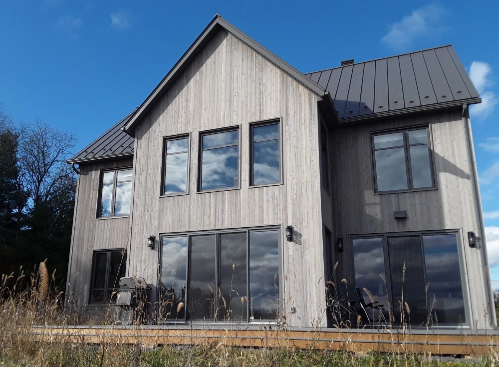 Cèdre ROUGE noueux fini brut